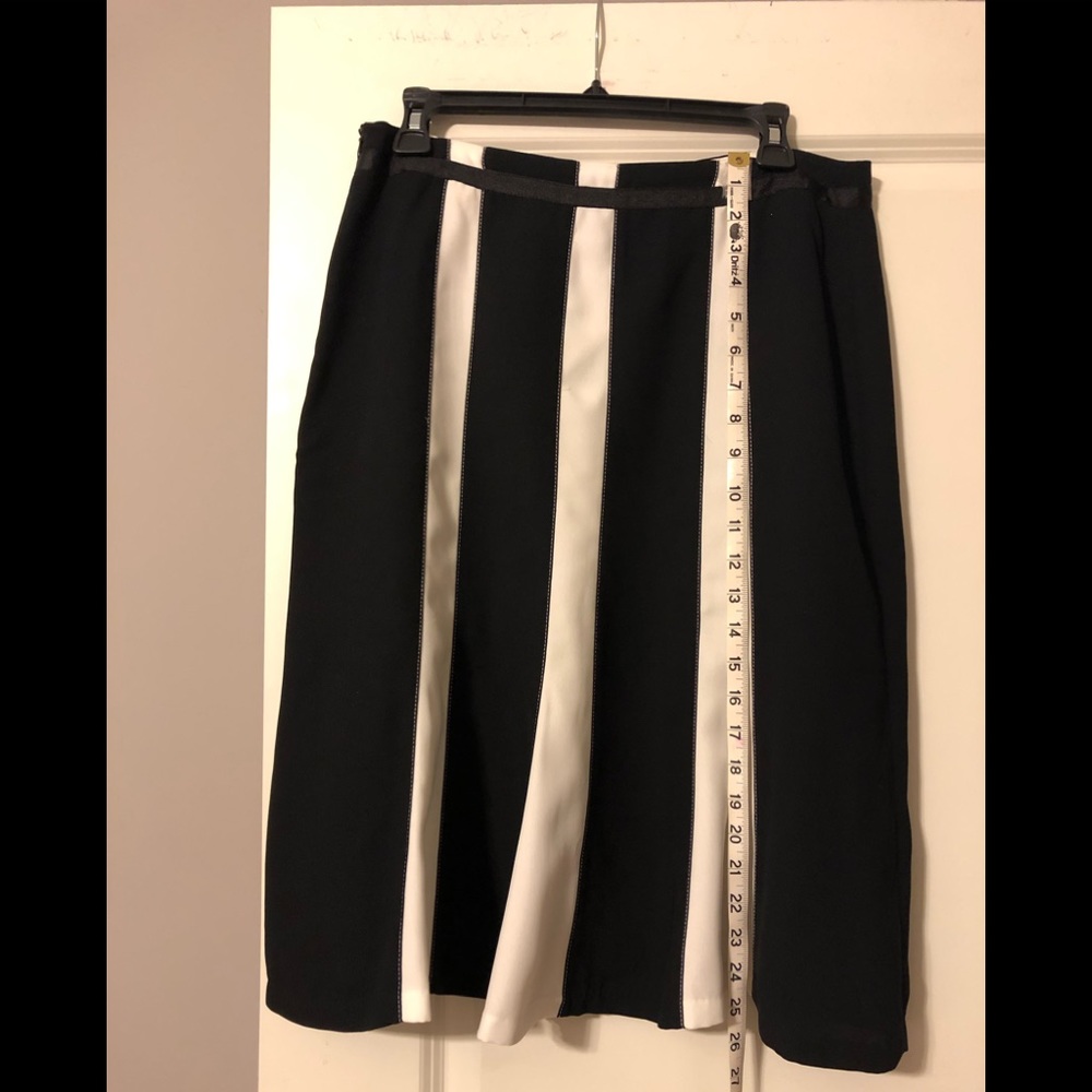 Chapter One Skirt - Picture 2 of 2